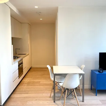Readyset Apartments At Empire Melbourne Exterior photo